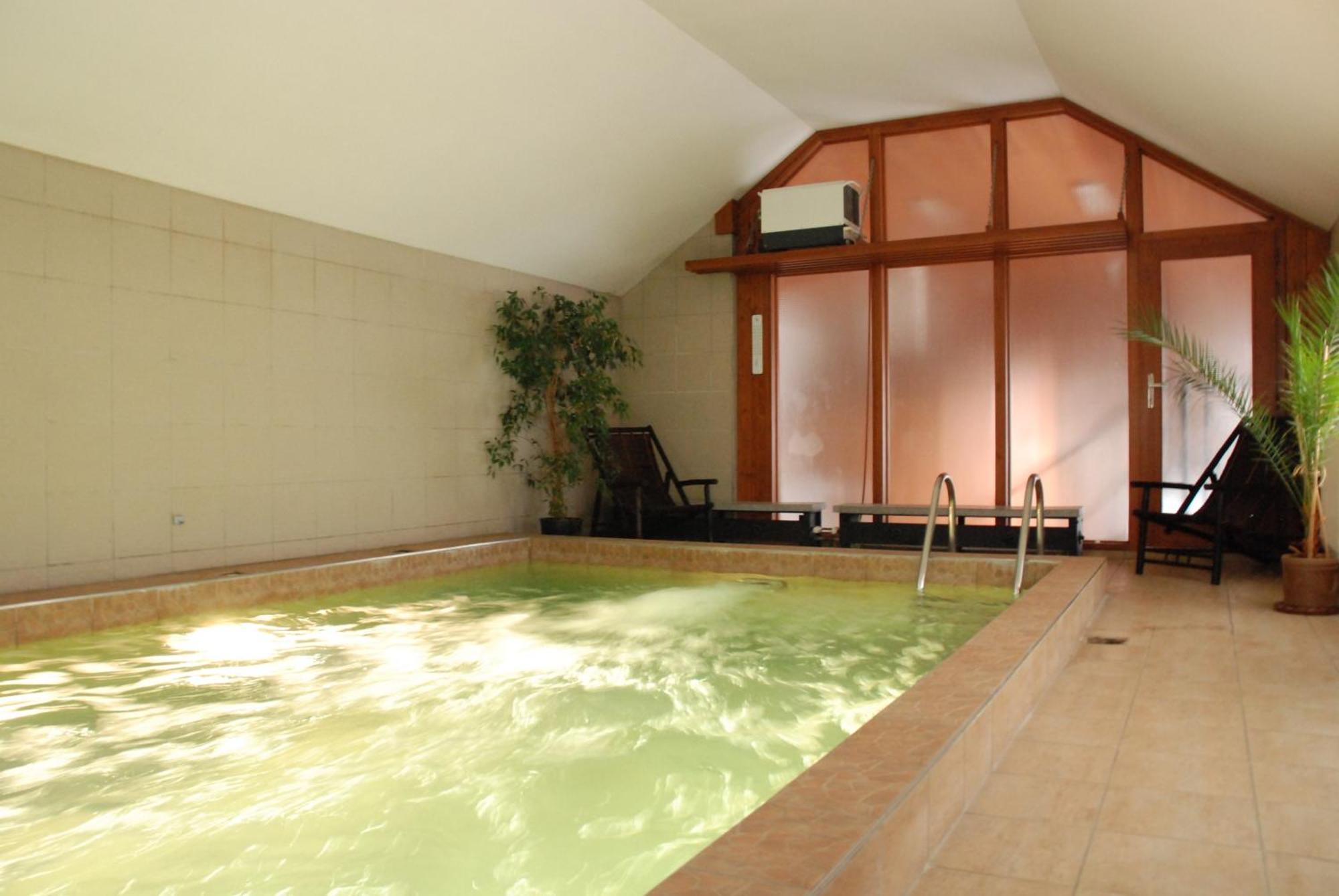 Hotel U Ruze سلافونيتسا المظهر الخارجي الصورة