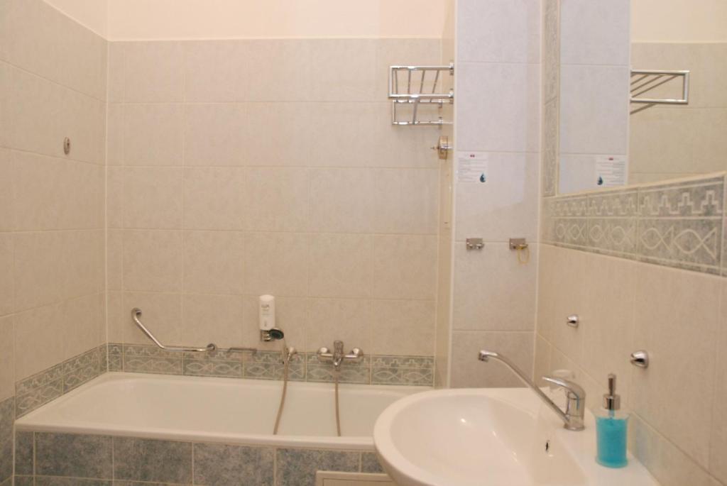 Hotel U Ruze سلافونيتسا الغرفة الصورة